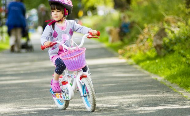 Dạy bé đi xe đạp 2 bánh cho trẻ em